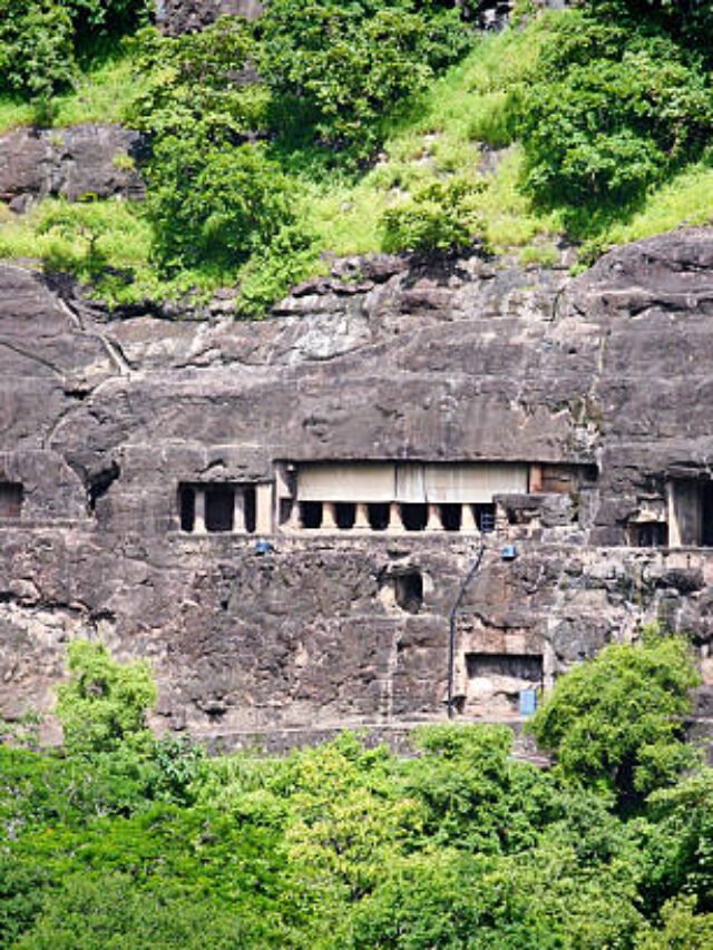 अजंता भारत की प्राचीन संस्कृति को दर्शाता है।
